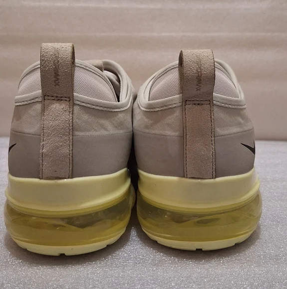 Nike VaporMax Moc Roam Sneaker - Picture 3 of 6